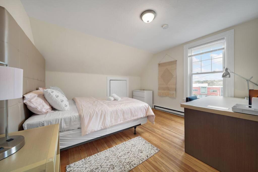 5Br 2Bh Bright & Spacious Apt In Brighton 보스톤 외부 사진